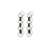 Aretes largos con cuentas de vidrio verde militar y bronce vista frontal